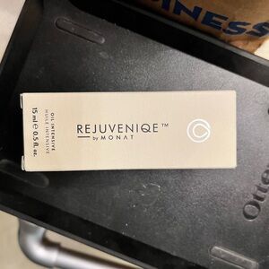 Rejuveniqe Oil